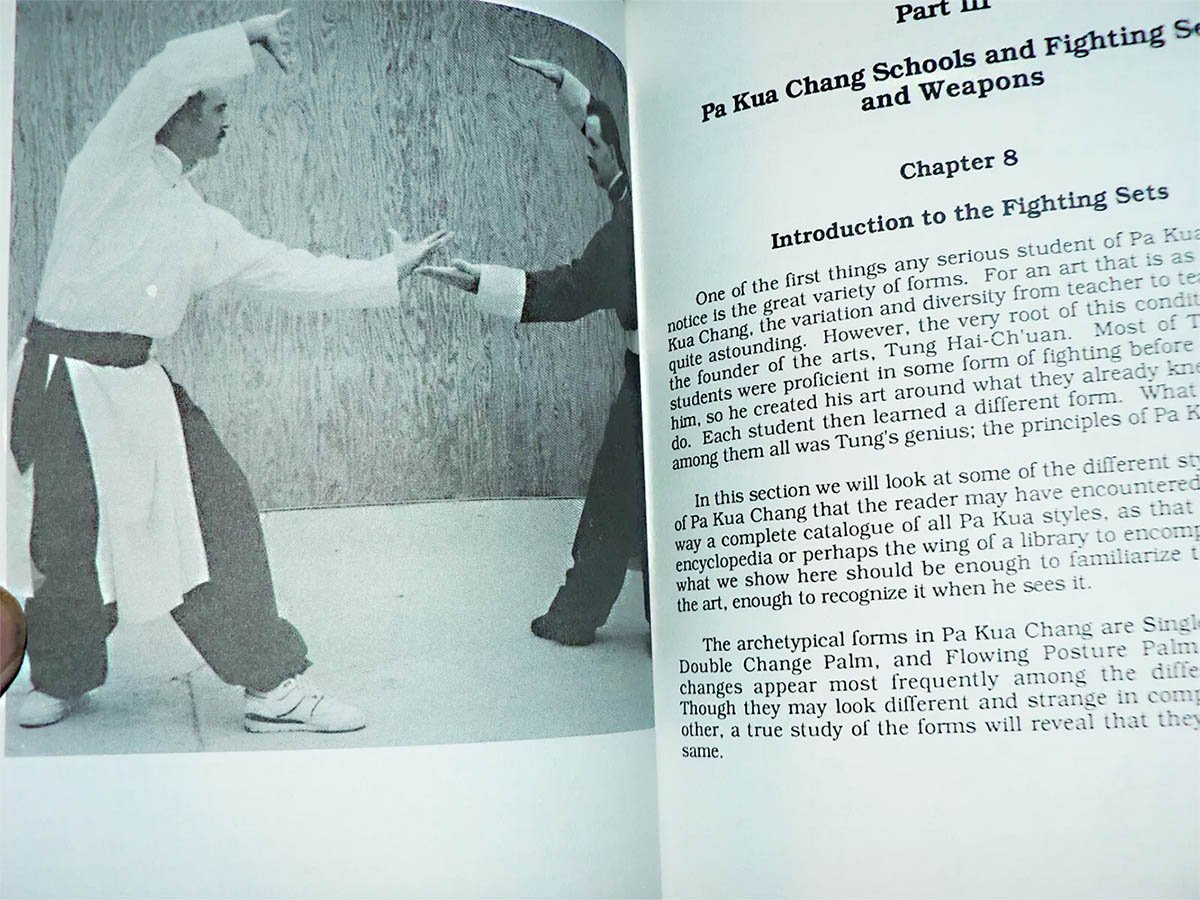 Dr. Jerry Alan Johnson, Joseph Crandall. - Classical Pa Kua Chang: Fighting Systems and Weapons