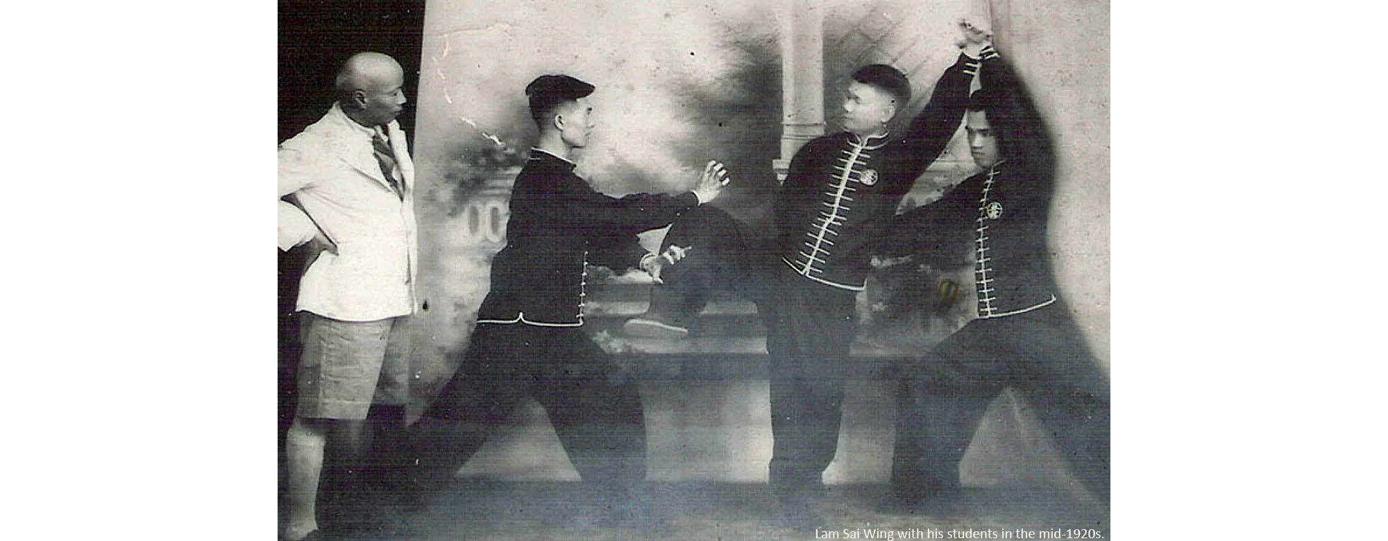 Lam Sai Wing with his students in the mid-1920s.